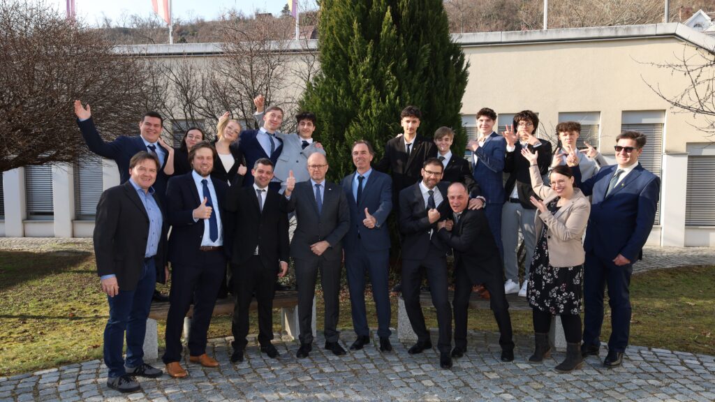 Weiße Fahne in der Fachschule